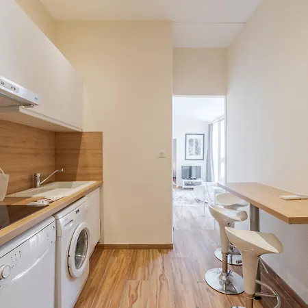 Charlotte By Terry's Homes 칸느